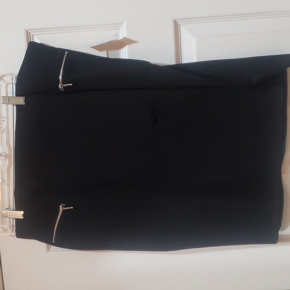 Brand new black skirt